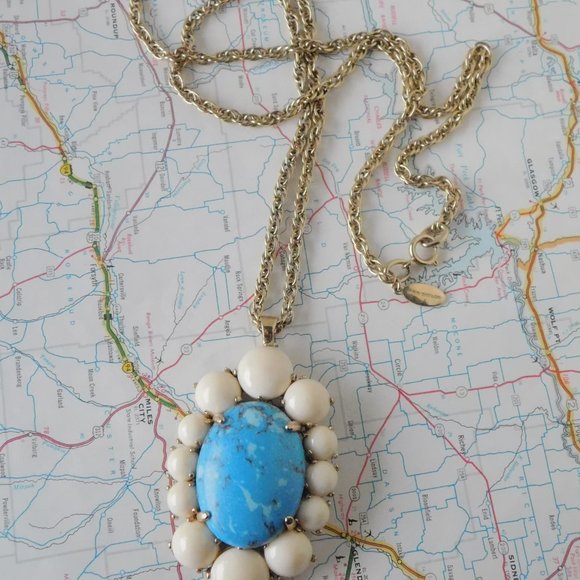 Ann Taylor faux turquoise long necklace - Picture 3 of 6